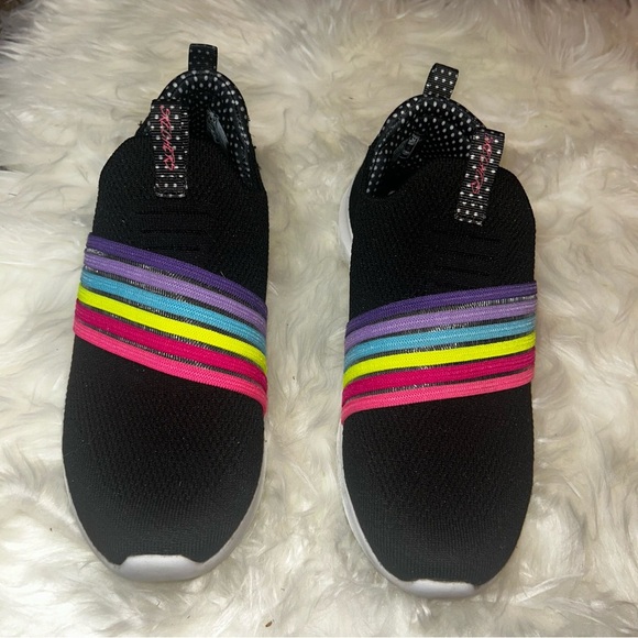 Skechers - Picture 1 of 4